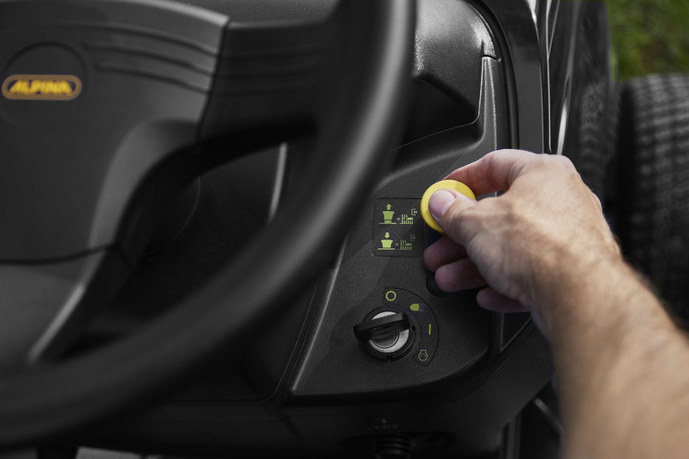 Alpina Rasentraktor AT3 98 A – Bild 5