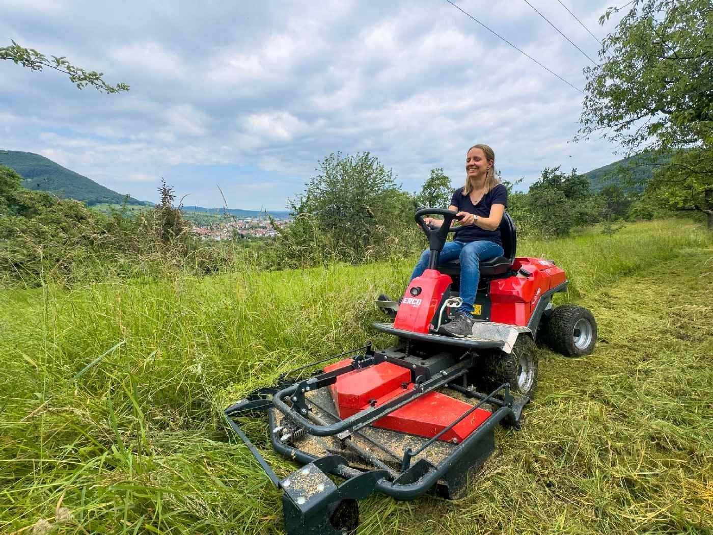 ERCO Frontmäher mit Allradantrieb FM-220-4WD Grundgerät mit Wiesendeck - Bundle - und Schneeräumschild 100cm – Bild 2
