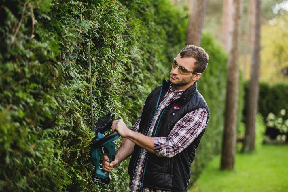 Makita Akku-Heckenschere DUH523RF - mit 3Ah BL1830B Akku + DC18RC Ladegerät – Bild 4